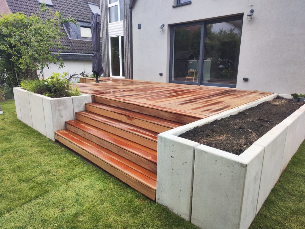 Traumterrasse in Leverkusen mit Höhenwerk